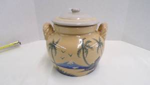lot 5132 image: Crock Cookie Jar - incorrect lid