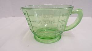 lot 5138 image: Uranium Measuring Cup