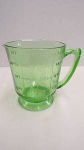 lot 5143 image: Uranium Measuring Cup