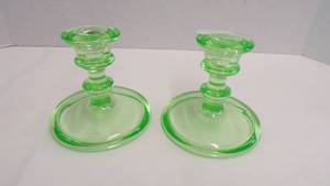 lot 5149 image: Uranium Glass Candle Sticks