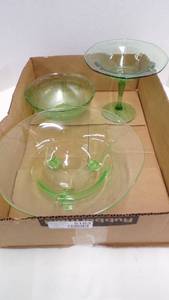 lot 5163 image: Uranium Glassware