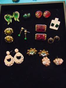 lot 3511 image: Costume Jewelry Earrings