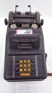 lot 5236 image: Vintage Underwood Adding Machine