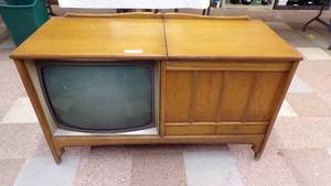 lot 5237 image: Vintage Home Entertainment System