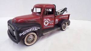 lot 5240 image: Texaco and Sinclair Tin Trucks - 2 for 1 money