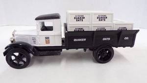 lot 5246 image: Ertl Die Cast 1931 Hawkeye Quaker Oats Delivery Truck Bank