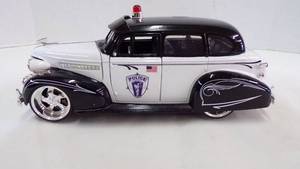 lot 5260 image: Jada Die Cast 1939 Chevy Master Deluxe Police Car