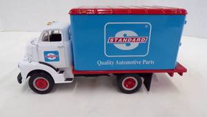 lot 5266 image: First Gear 1952 GMC Standard Delivery Truck