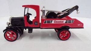 lot 5268 image: Ertl Kenworth Wrecker Tow Truck - Coastal