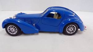 lot 5280 image: Durago 1936 Bugatti Atlantic Die Cast