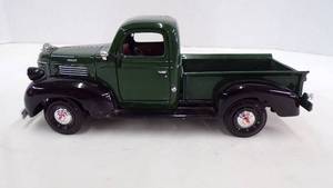 lot 5284 image: Motor Max 1941 Plymouth Truck Die Cast
