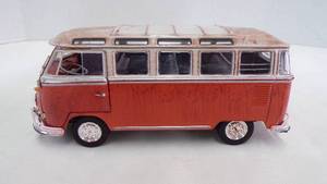 lot 5288 image: 1960 VW Microbus Deluxe Die Cast
