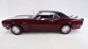 lot 5291 image: Maisto 1968 Chevy Camaro Z-28 Red Line Die Cast