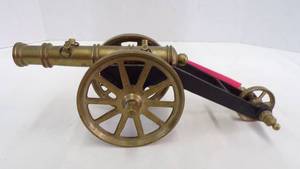 lot 5300 image: Brass and Cast Cannon