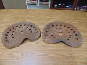 lot 5316 image: 2 Tractor Seats