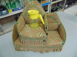 lot 5332 image: Doll Furniture