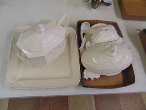 lot 5336 image: Serving Dishes and Gravy Boat