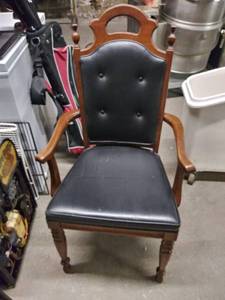 lot 2574 image: Nice WoodLeather Arm Chair