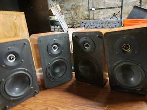 lot 2557 image: Lot of 4 Bookshelf Speakers