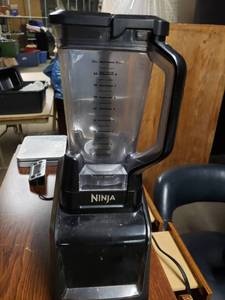 lot 2563 image: Ninja Intelli-Sense Touchscreen Blender System CT680C02SS 120V 60Hz