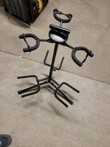 lot 2583 image: Triple Guitar Stand