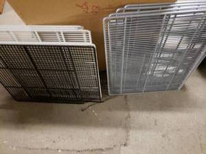 lot 2593 image: Lot of Wire Racks