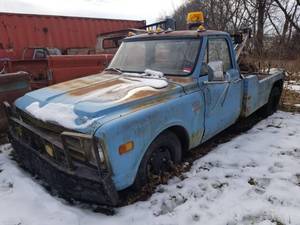 lot 1507 image: 1967 Chevy ByVant 327 Tow Truck