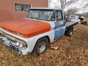 lot 1509 image: 1962 GMC Truck
