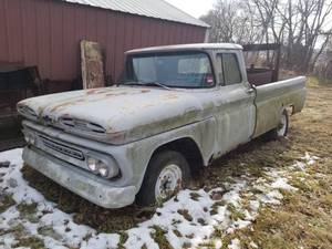 lot 1517 image: 1961 Chevrolet Apache 20