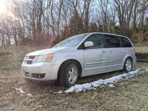lot 1521 image: 2009 Silver Dodge Grand Caravan SXT