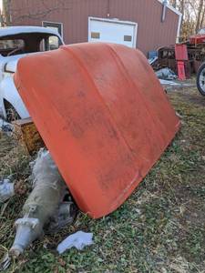lot 5833 image: Chevy Hood