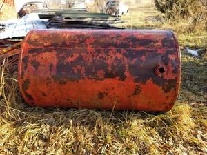 lot 5847 image: Metal Fuel Container