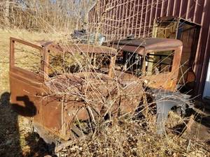 lot 5853 image: Car Bodies- Very Rusted