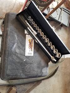 lot 5864 image: Hot Coat Pro, Pittsburgh Socket Set
