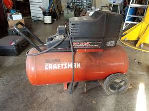 lot 5865 image: 25 Gal Craftsman 4HP Air Compressor