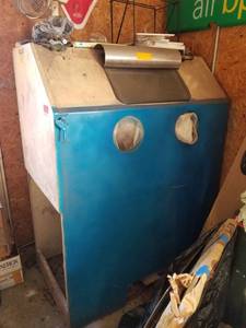 lot 5876 image: Sand Blasting Machine
