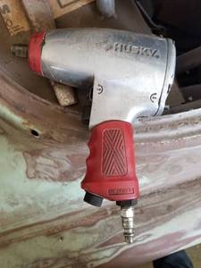 lot 5877 image: Husky Air Impact