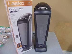 lot 5344 image: Lasko Ceramic Tower Heater