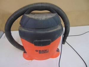 lot 5351 image: Black and Decker Shop Vac