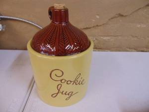 lot 5373 image: Cookie Jug