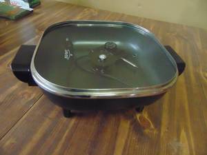 lot 5402 image: Electric Skillet