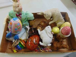 lot 5404 image: Easter Decorations