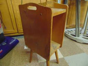 lot 5417 image: Small Magazine Rack - Needs TLC