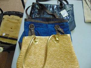 lot 5419 image: 3 Purses - Good Condition