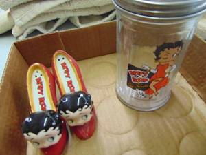 lot 5420 image: Betty Boop Sugar Dispenser and More
