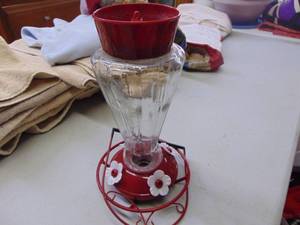 lot 5421 image: Hummingbird Feeder
