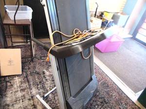 lot 5432 image: Intrepid 1300 Treadmill