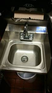 lot 27 image: Stainless steel sink