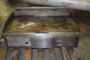 lot 4386 image: Star 36 inch Flat Top Griddle