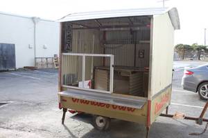 lot 3265 image: Merchandising Trailer